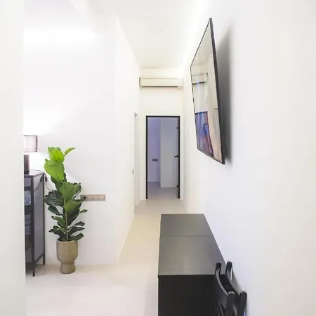 Old Town Apartment *